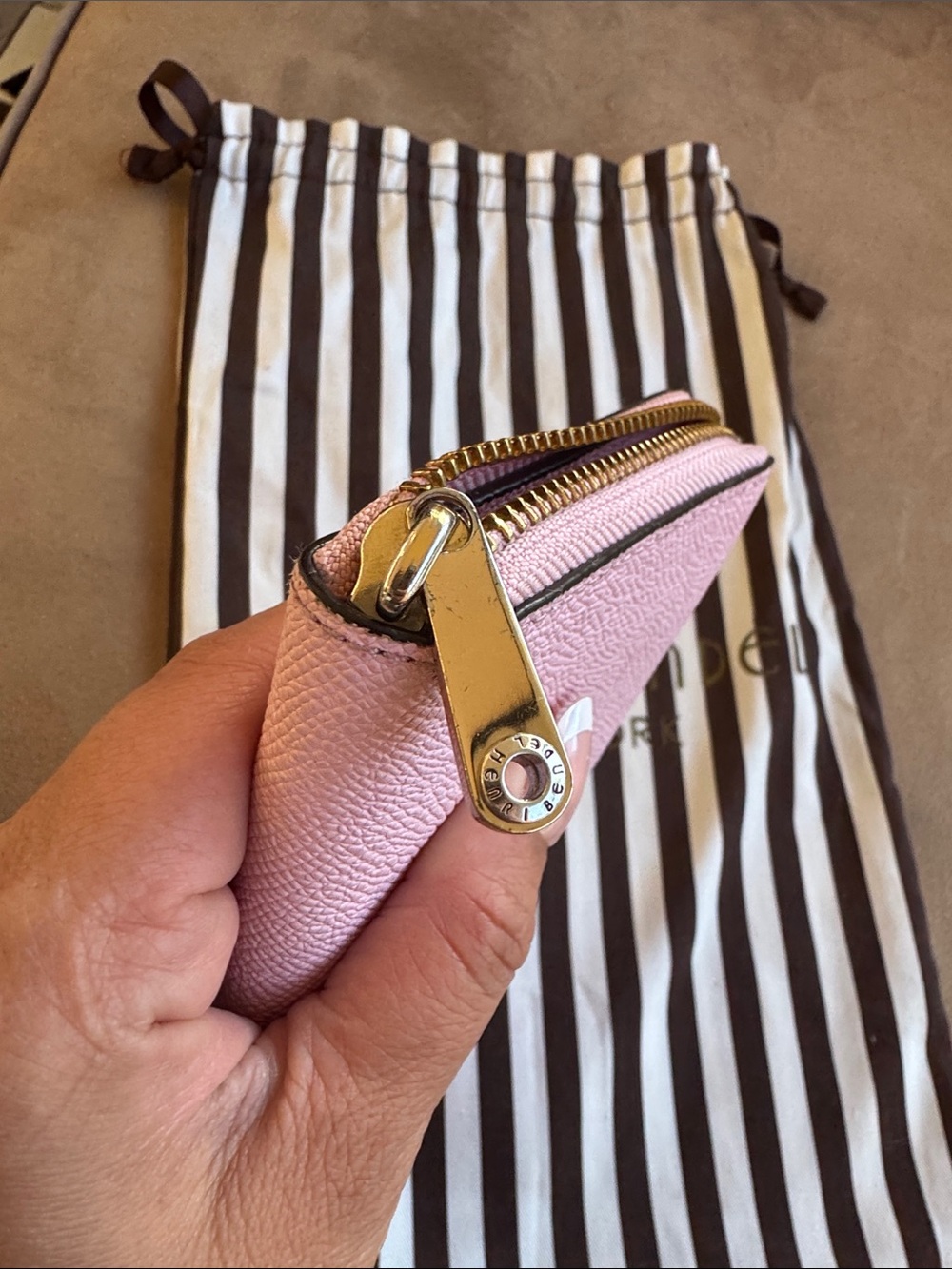 Henry bendel pink wallet with dust bag - Picture 6 of 6